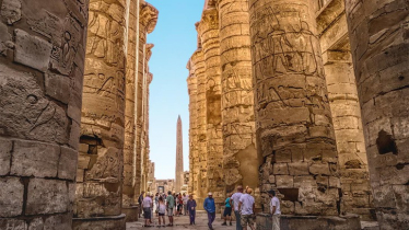 কর্নাক মন্দিরে স্মৃতিময় এক সোনালী বিকেল কর্নাক মন্দিরে স্মৃতিময় এক সোনালী বিকেল