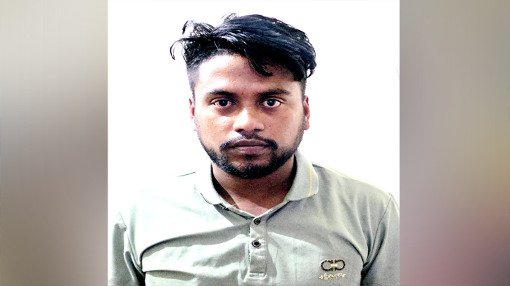 ফতুল্লায় পাসপোর্ট করতে এসে রোহিঙ্গা তরুণ গ্রেপ্তার