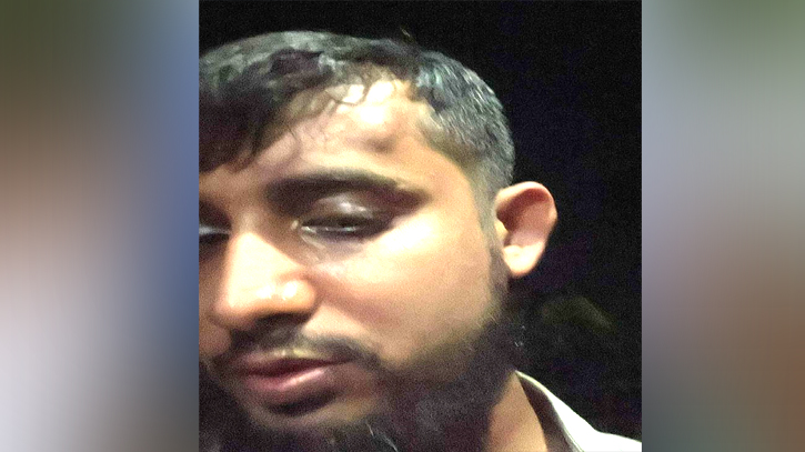 রূপগঞ্জে ছিনতাইয়ের প্রতিবাদ করায় প্রবাসী যুবককে মারধর রূপগঞ্জে ছিনতাইয়ের প্রতিবাদ করায় প্রবাসী যুবককে মারধর