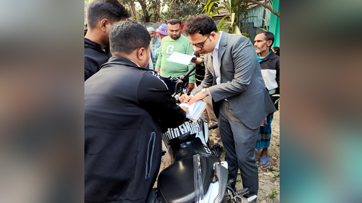 আড়াইহাজারে ৬ মোটরসাইকেল আরোহীকে জরিমানা