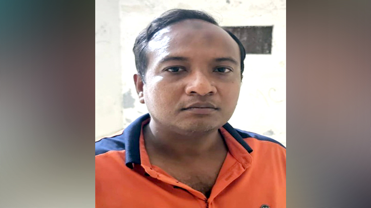 মিশনপাড়ার শীর্ষ চাঁদাবাজ রিয়াদ গ্রেপ্তার, এলাকাবাসীর স্বস্তি মিশনপাড়ার শীর্ষ চাঁদাবাজ রিয়াদ গ্রেপ্তার, এলাকাবাসীর স্বস্তি