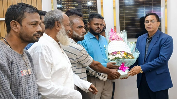 নবাগত  জেলা প্রশাসকের সাথে মহানগর এলডিপির নেতৃবৃন্দের সাক্ষাৎ 