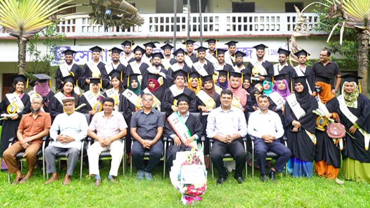 সোনারগাঁও সরকারি কলেজের ডিগ্রীর ৪৭ তম ব্যাচের সমাবর্তন অনুষ্ঠিত সোনারগাঁও সরকারি কলেজের ডিগ্রীর ৪৭ তম ব্যাচের সমাবর্তন অনুষ্ঠিত