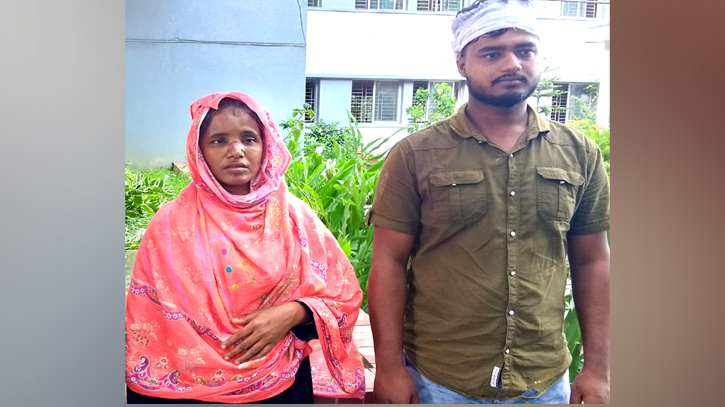 বন্দরে সন্ত্রাসী হামলায় মা-ছেলে আহত বন্দরে সন্ত্রাসী হামলায় মা-ছেলে আহত