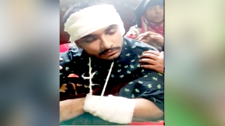 ফতুল্লায় মাদক ব্যবসায় বাঁধা দেয়ায় ছেলেকে তুলে নিয়ে ছুরিকাঘাত