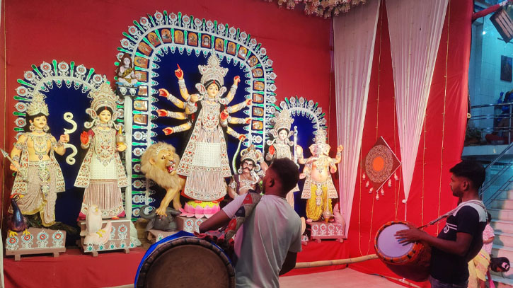 নয়ামাটি গিরিধারী মন্দির, 